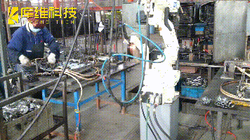 為什么要用焊接機(jī)器人，很多企業(yè)都選擇它